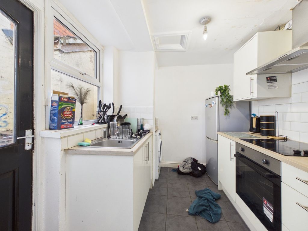 Property photo 3 of 10 4984386