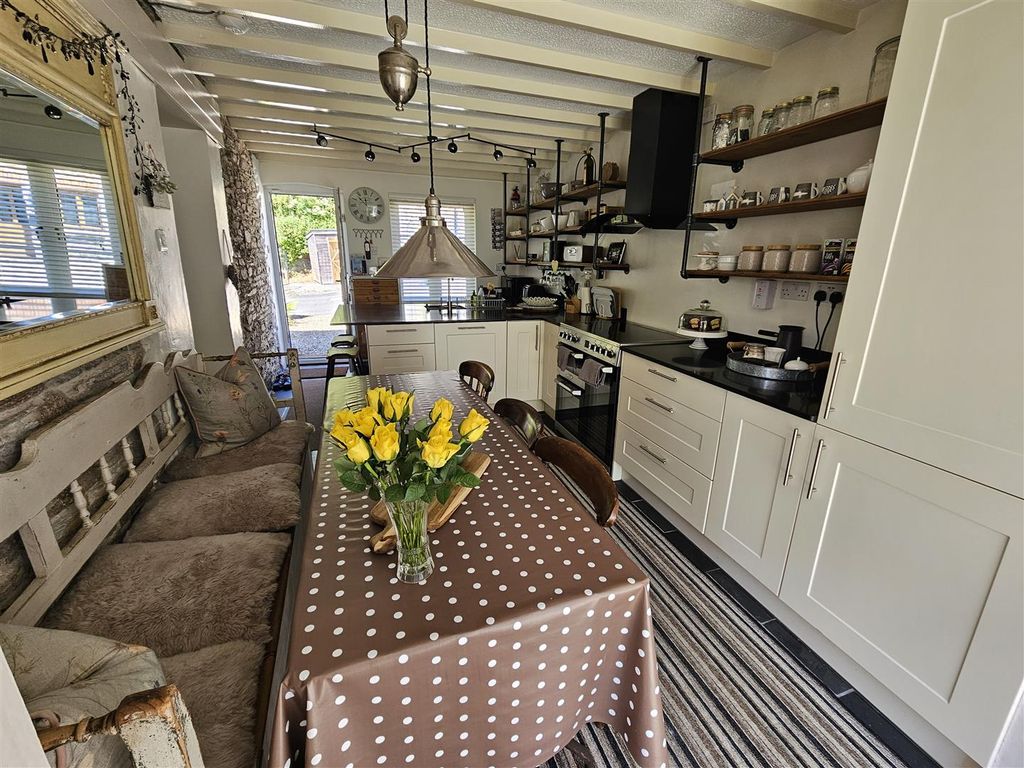 Property photo 2 of 25 Kitchen Breakfast Room.Jpg