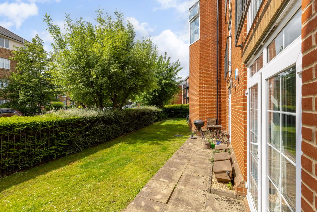Property photo 1 of 21