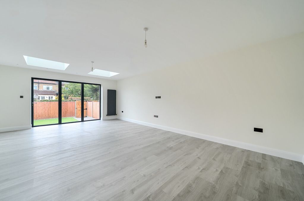 Property photo 3 of 16 Picture No. 29