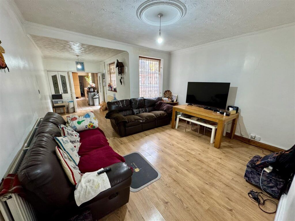 Property photo 2 of 11