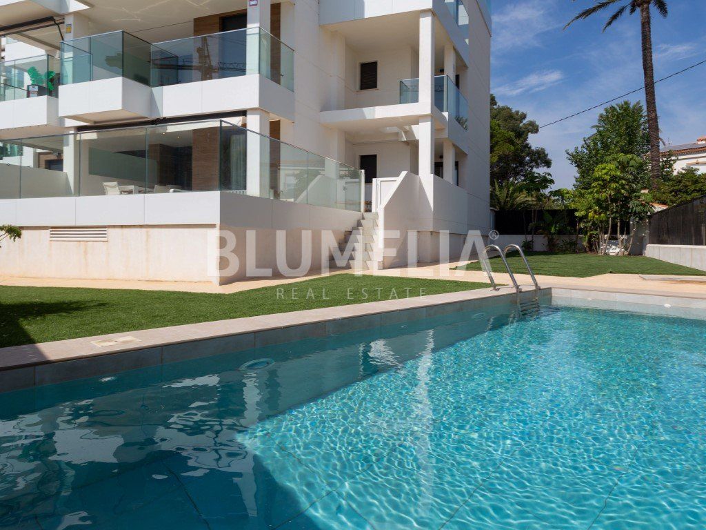 Property photo 1 of 20 Ground Floor Flat With Private Pool For Sale On The 1st Line Of The Beach In Dénia