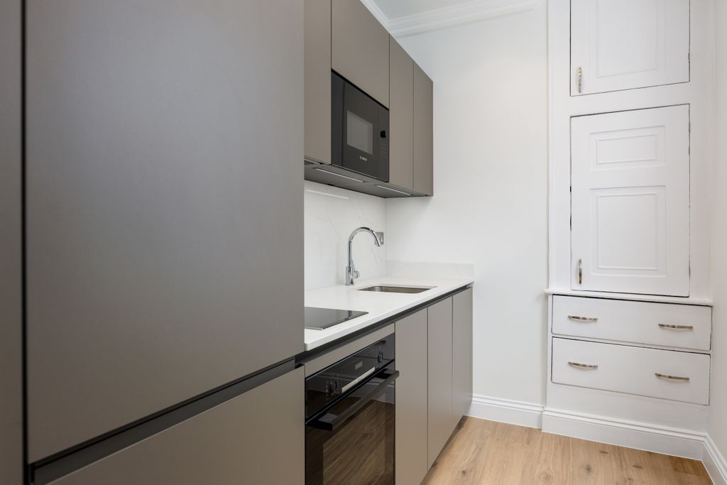 Property photo 2 of 6 Blandford Street ...