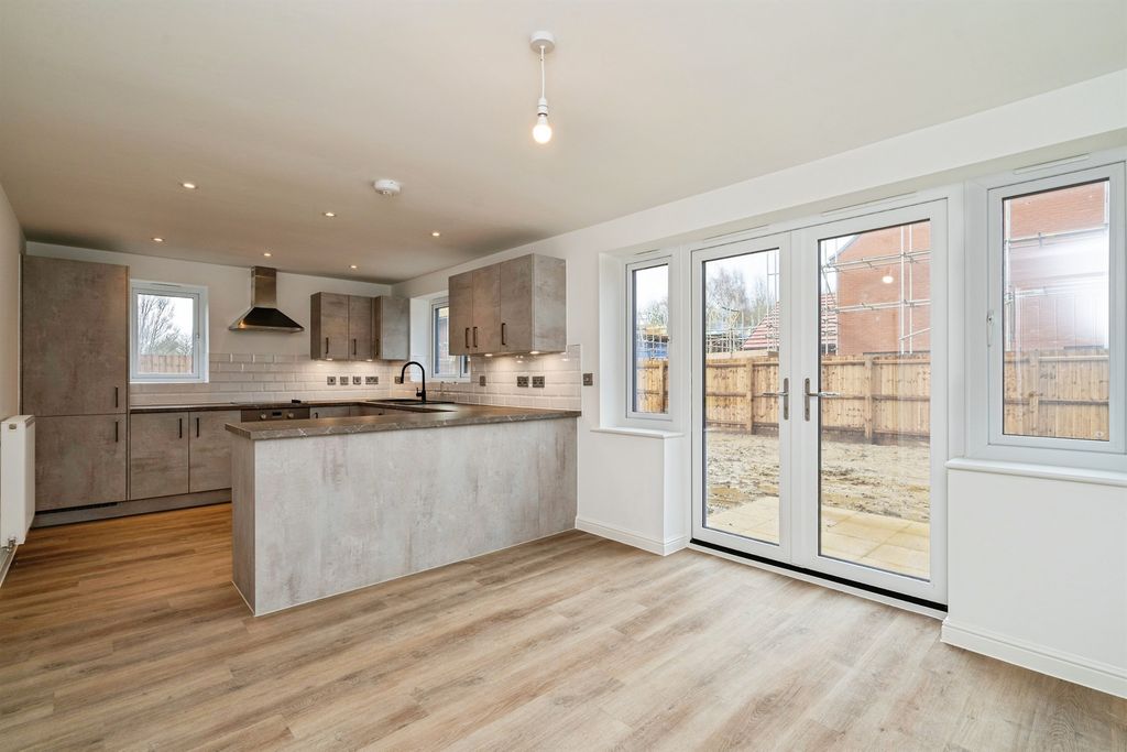 Property photo 3 of 21