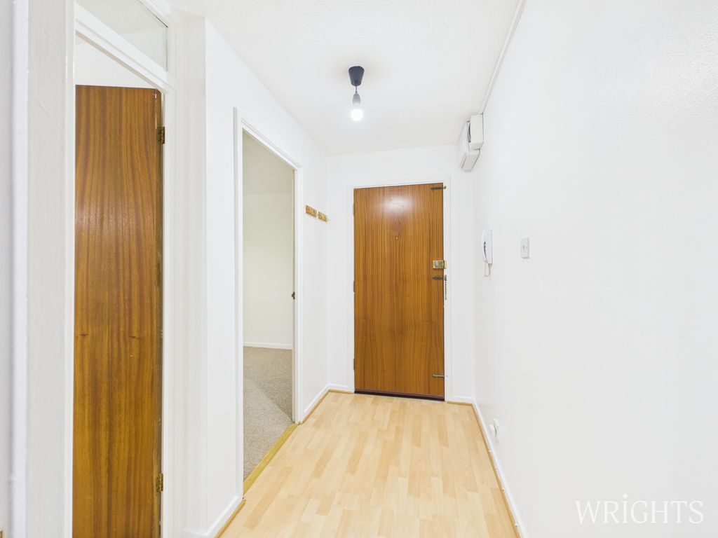 Property photo 2 of 10 Cam05659G0-Pr0228-Still009