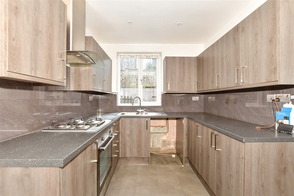 Property photo 3 of 14 Kitchen