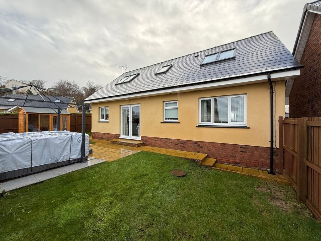 Property photo 3 of 31
