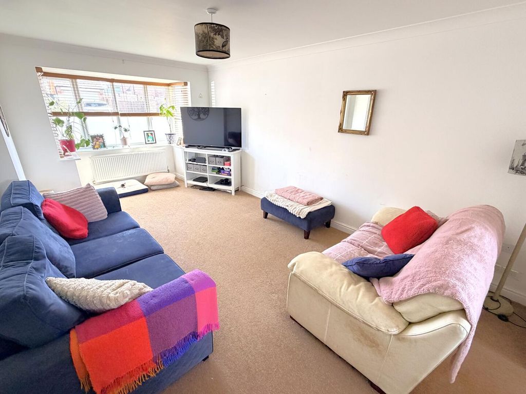 Property photo 2 of 30 Living Room