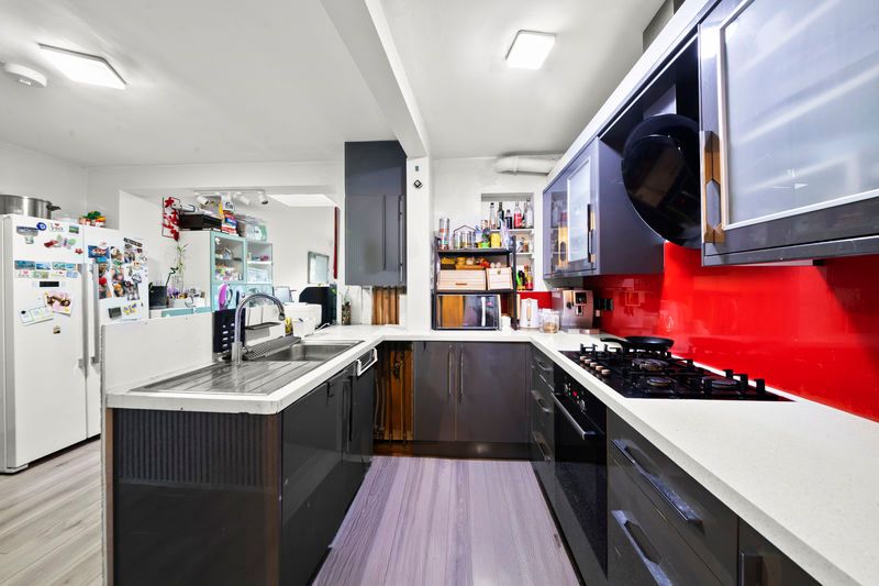 Property photo 2 of 12 Photo 4