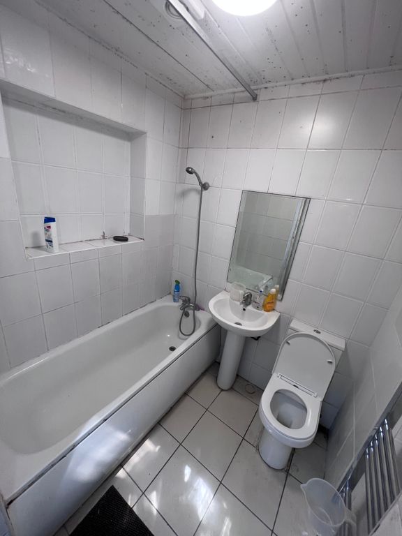 Additional image 7 of 3 bed flat for saleWillow Tree Lane, Hayes UB4