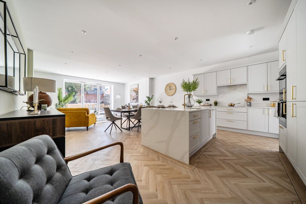 Property photo 1 of 45 Picture No. 09