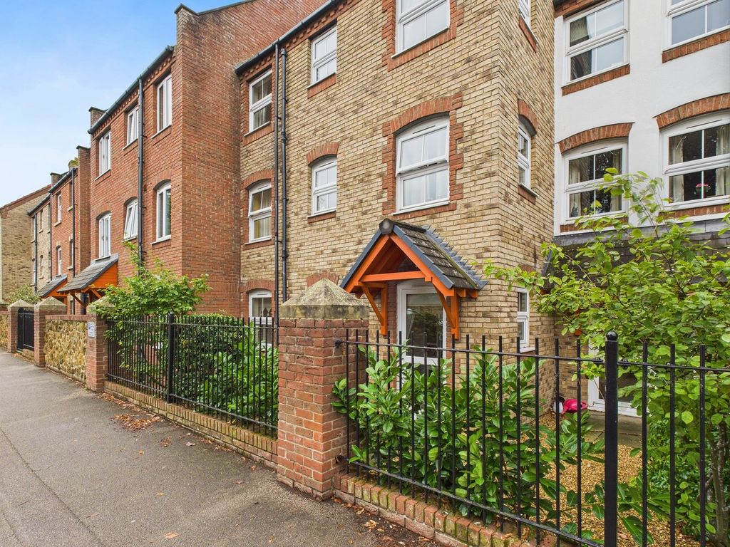 Property photo 1 of 11