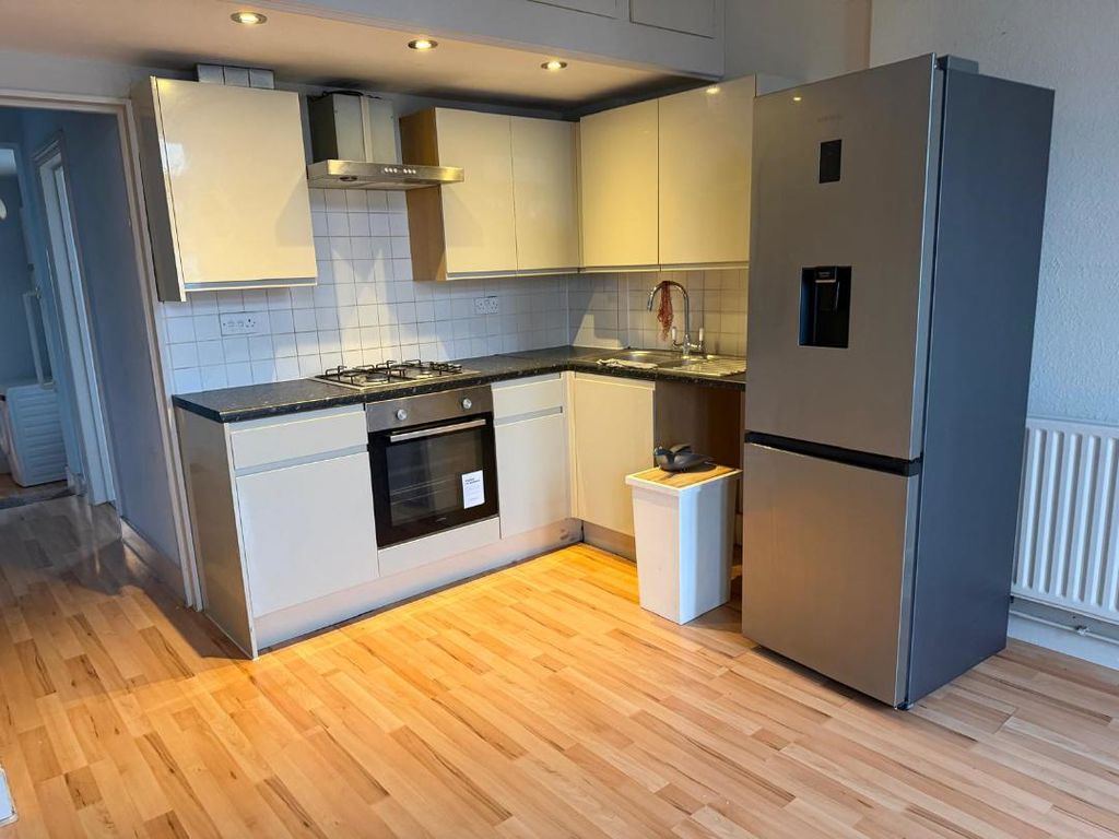 Property photo 2 of 5 Photo 3