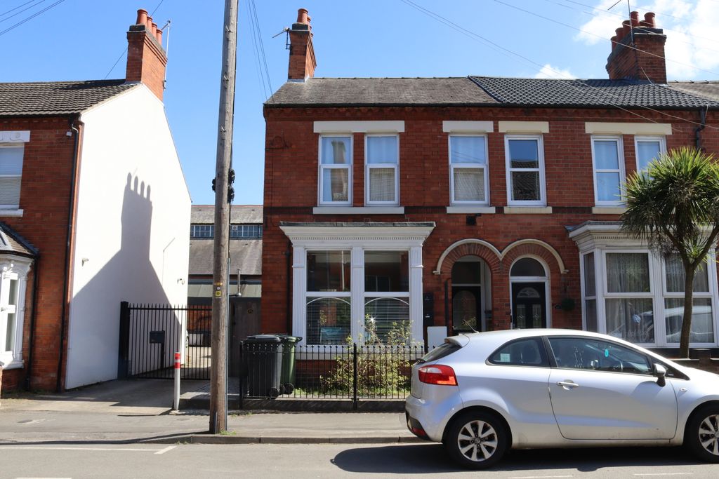 Property photo 1 of 19 Cover