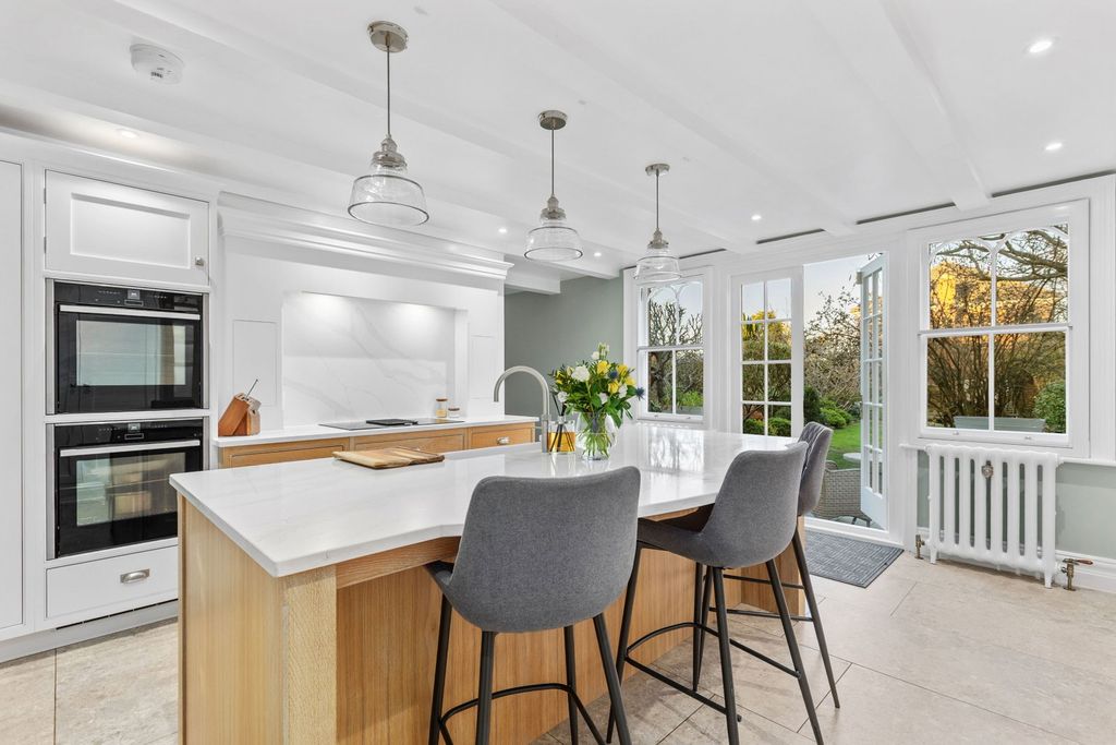 Additional image 6 of 8 bed detached house for saleLondon Road, Hitchin SG4