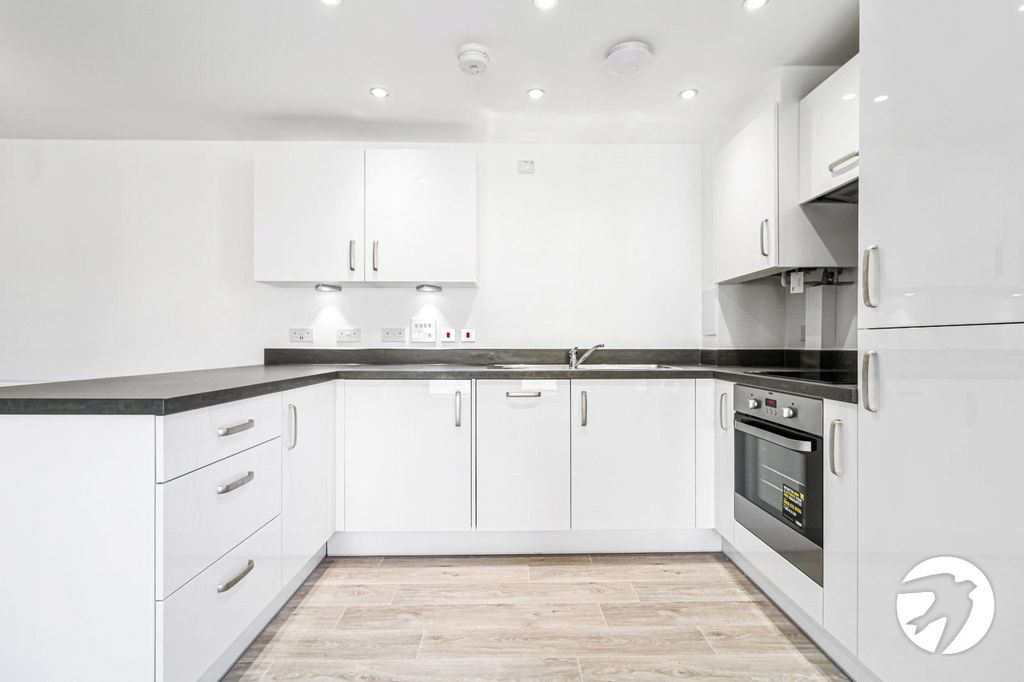 Property photo 2 of 10 Kitchen