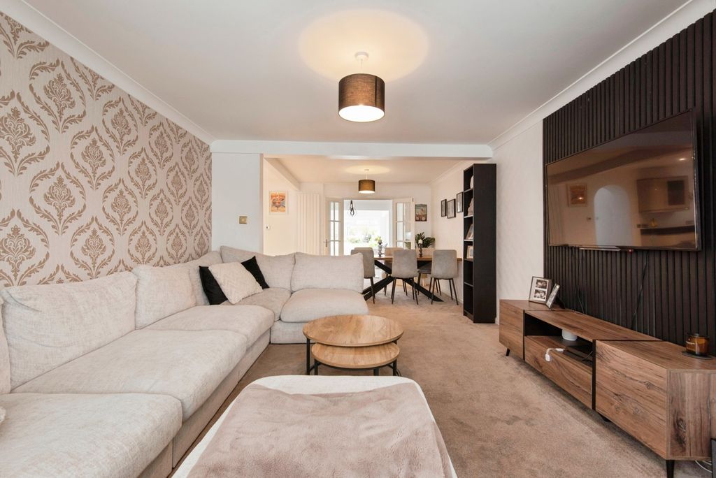 Property photo 2 of 24 Pbox-Img.Jpg