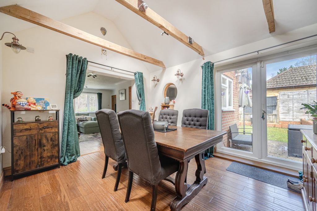 Property photo 3 of 9 3