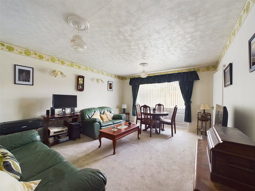 Property photo 2 of 9 Picture No. 10