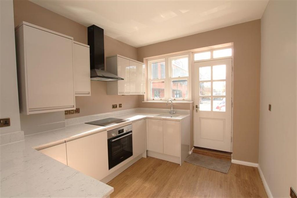 Property photo 3 of 17 (Main)