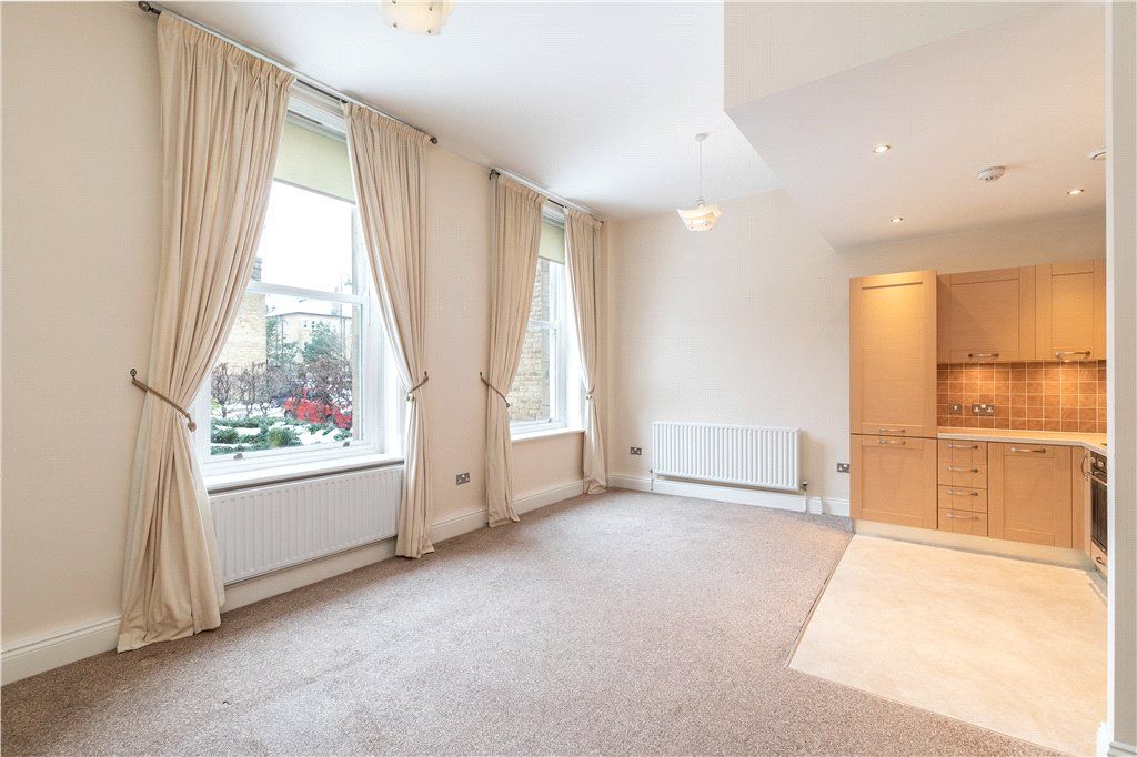 Property photo 2 of 9 Sitting Room
