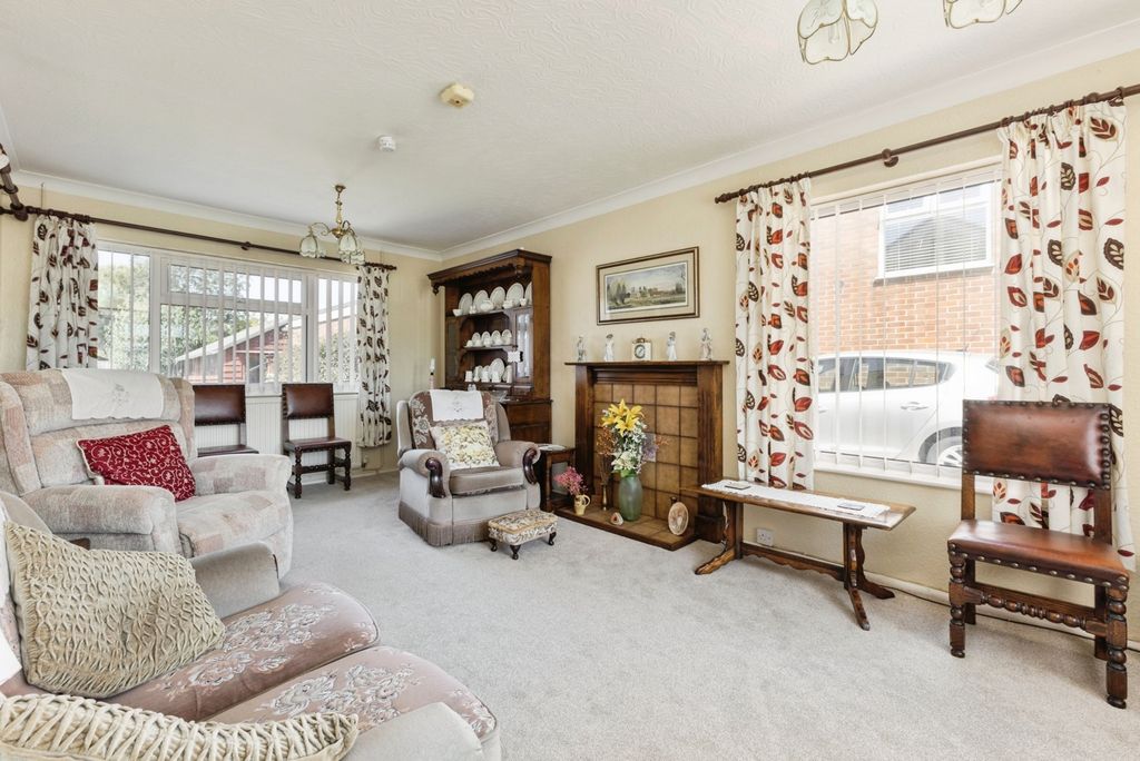 Property photo 3 of 13 Pbox-Img.Jpg