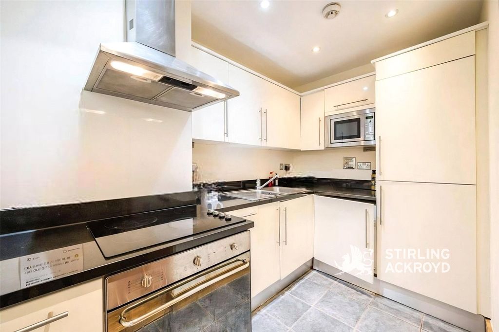 Property photo 2 of 8 Kitchen