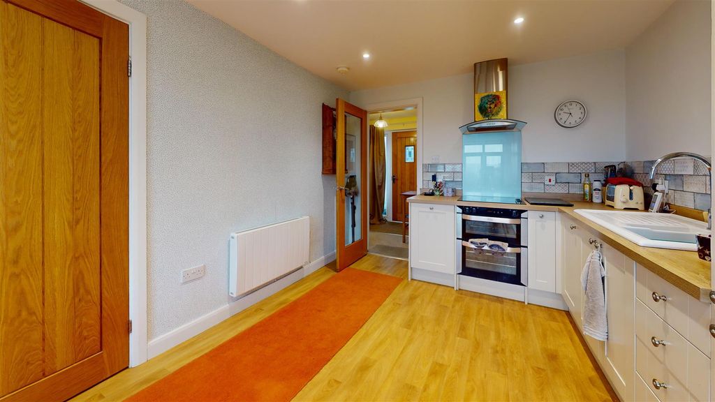 Property photo 3 of 19 Kingsway-Kitchen 1.Jpg