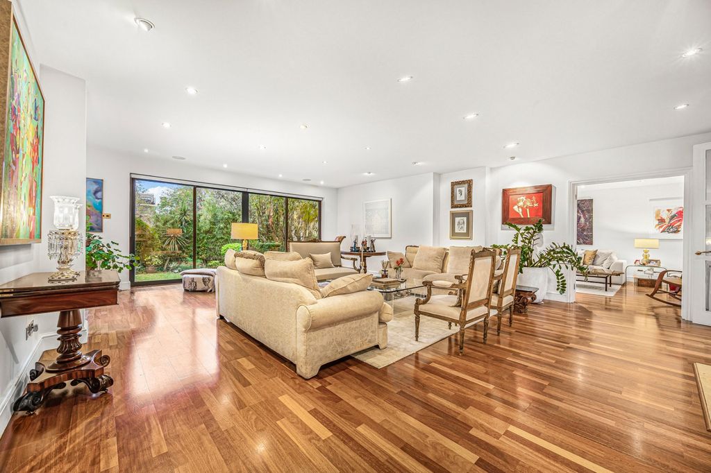 Property photo 3 of 26 Picture No. 18