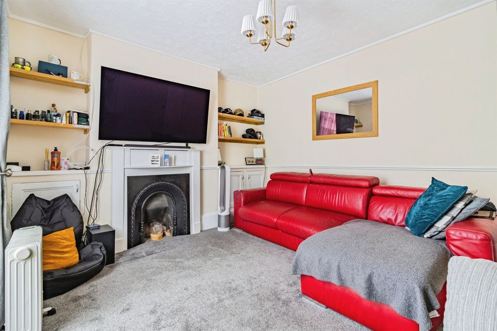 Property photo 3 of 17