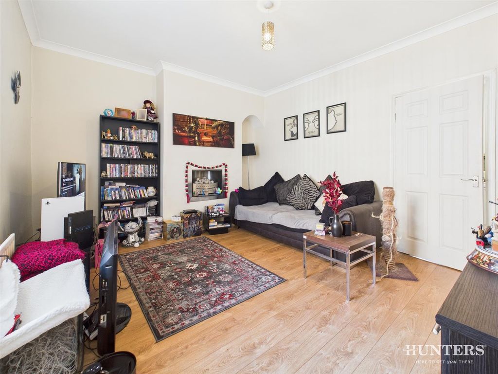 Property photo 3 of 12 Cam03792G0-Pr0320-Still003.Jpg