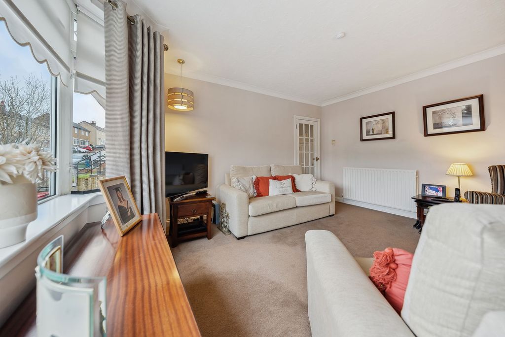 Property photo 3 of 25