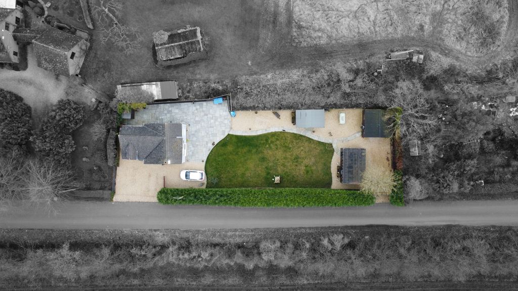 Property photo 1 of 28