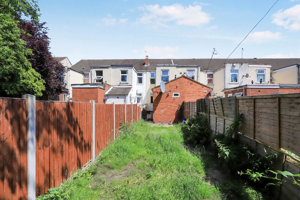 Property photo 2 of 14