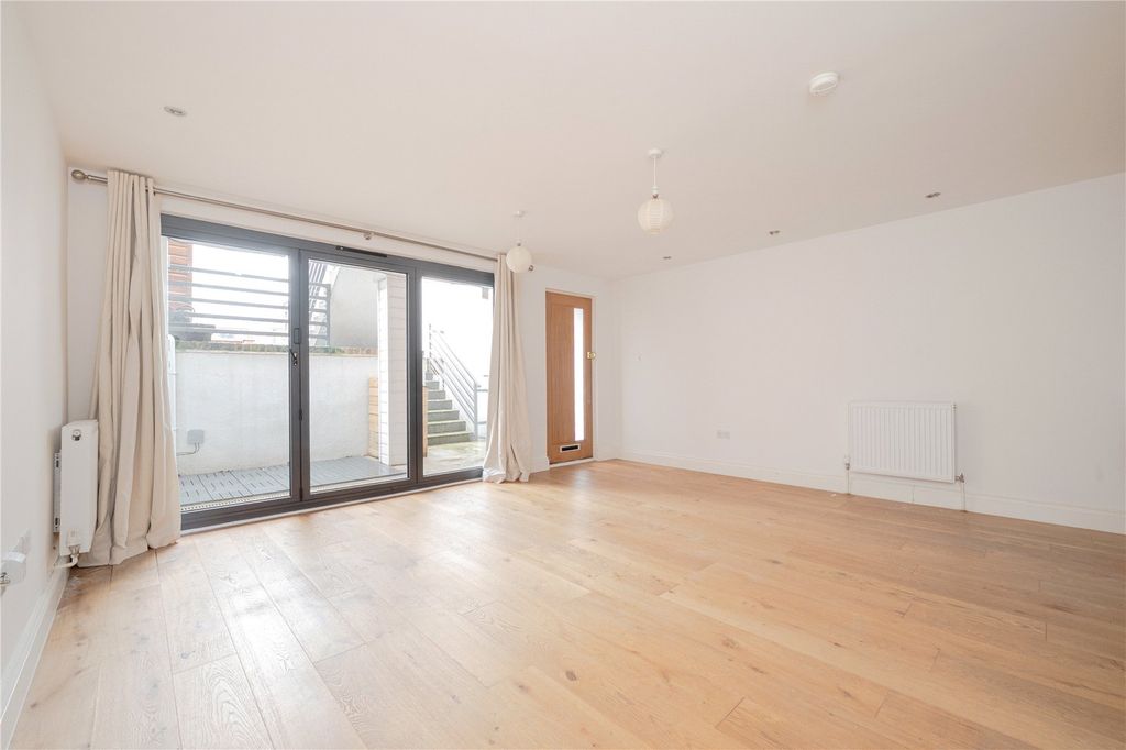 Property photo 3 of 16 Picture No. 3