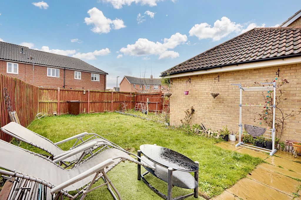 Property photo 2 of 11