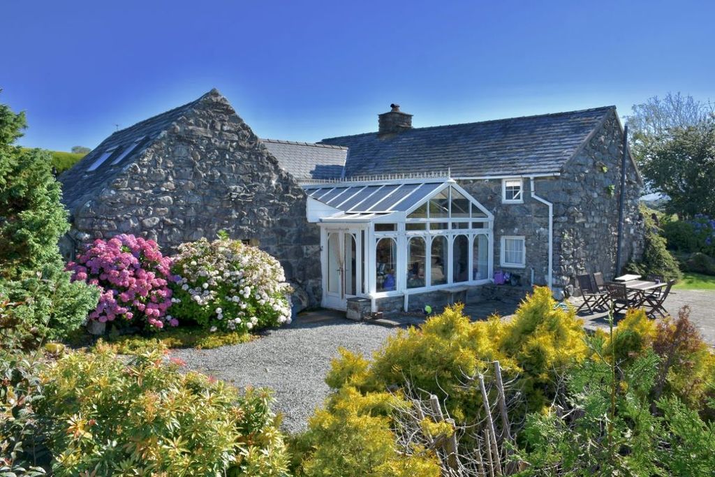 Property photo 1 of 50