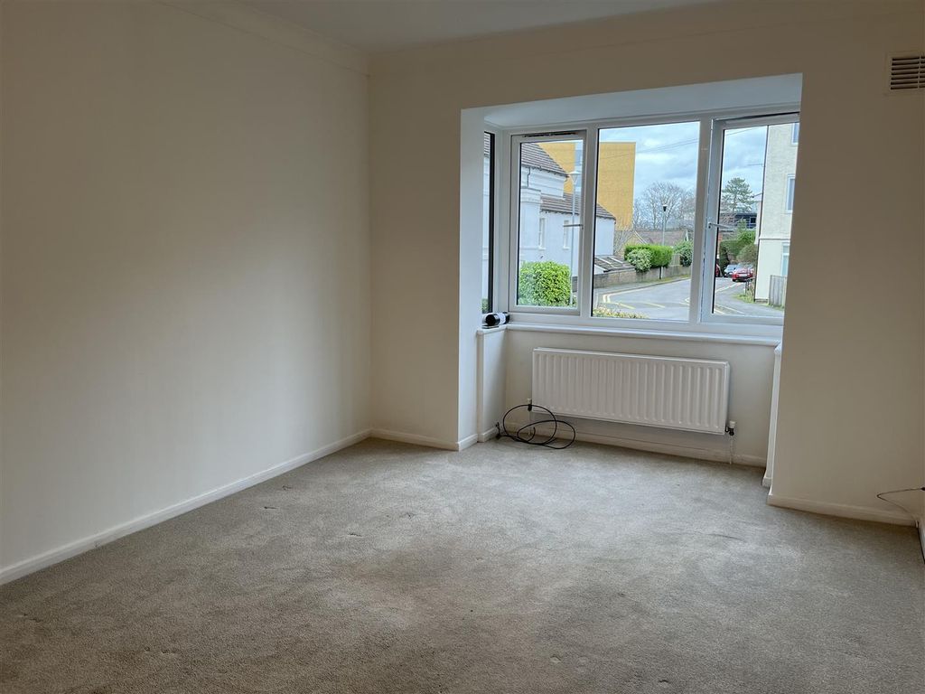 Property photo 2 of 6 Living Room.Jpg