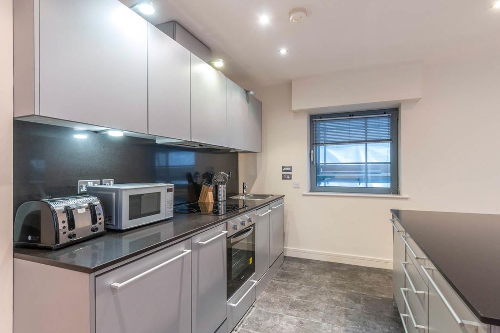 Property photo 3 of 15 Kitchen