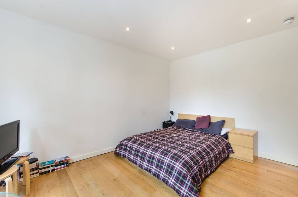 Property photo 3 of 4