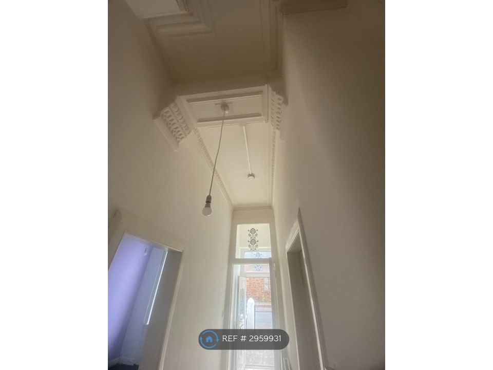 Property photo 2 of 16 Entrance Way