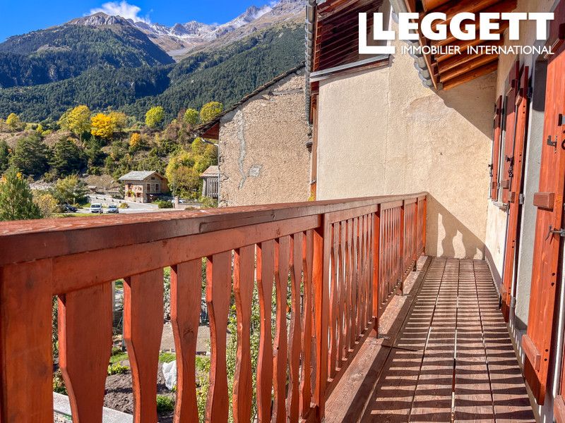 Property photo 2 of 10