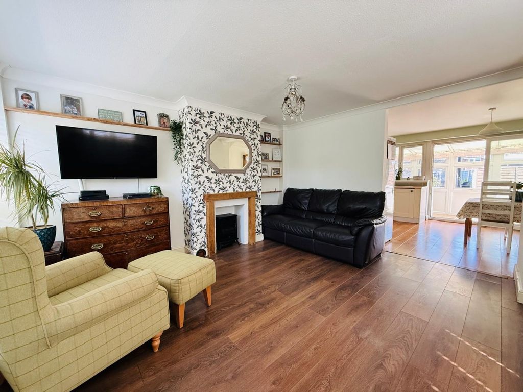 Property photo 3 of 17 5121487