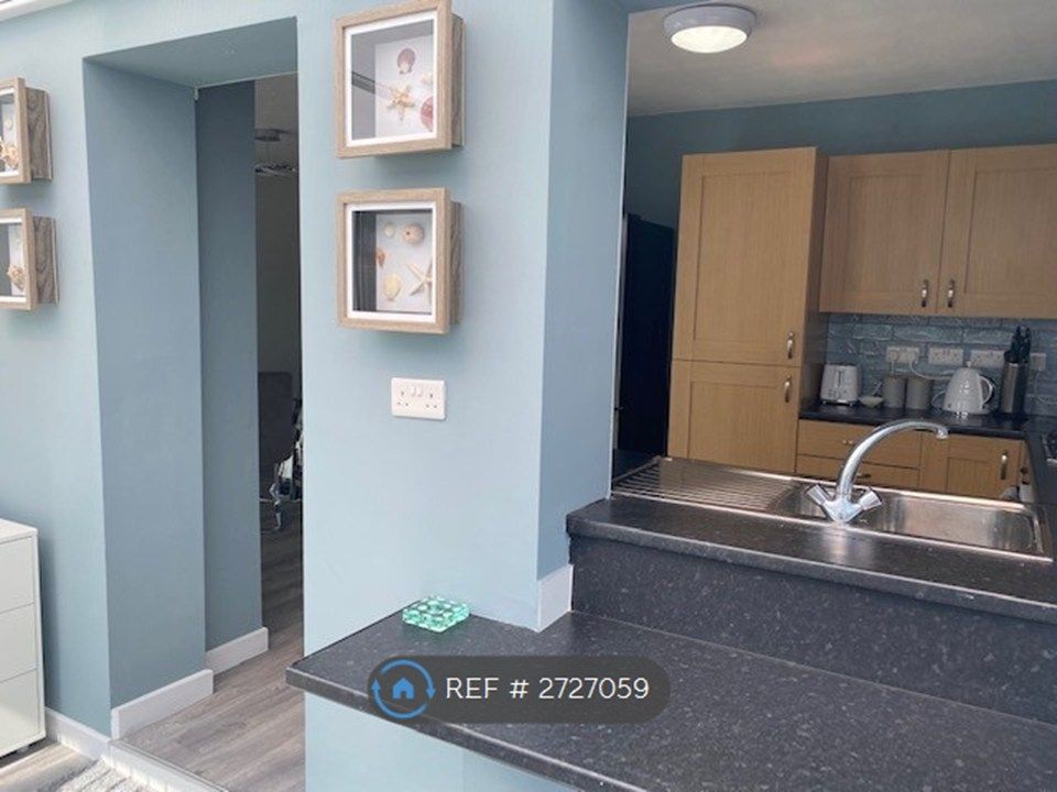 Property photo 3 of 12 Conservatory