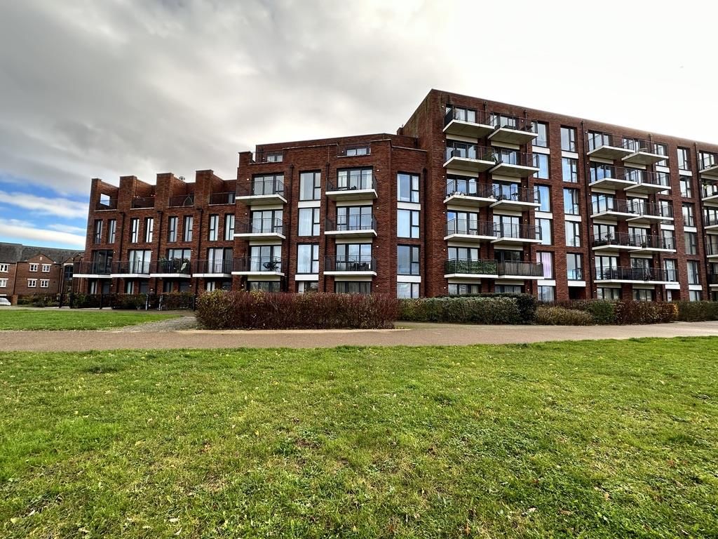 Property photo 2 of 13 33533661-Fde9-4Bd5-977B-E4484D2F1A15_1_105_c.Jpeg