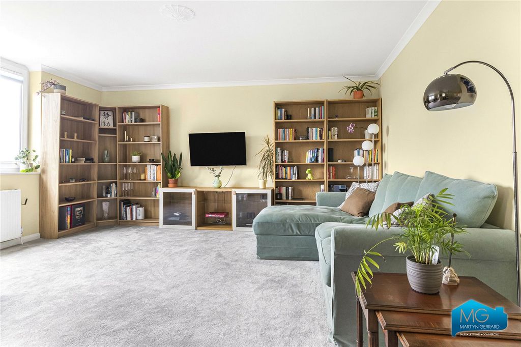 Property photo 2 of 29 Picture No. 03