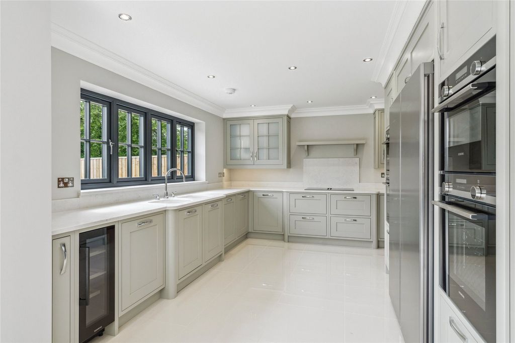 Property photo 2 of 17 Picture 2