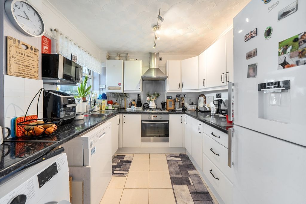 Property photo 3 of 11 Langley Kitchen