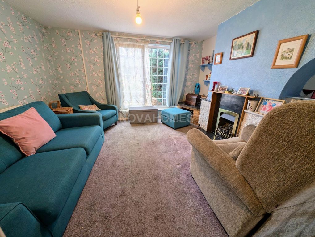 Property photo 2 of 12