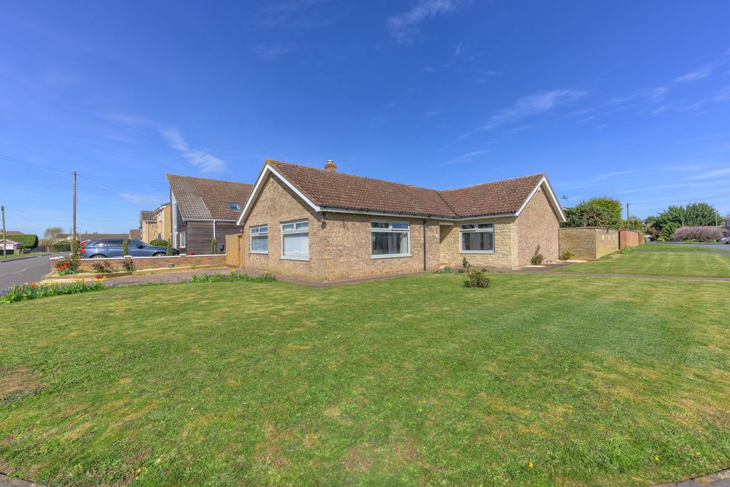 Property photo 3 of 39